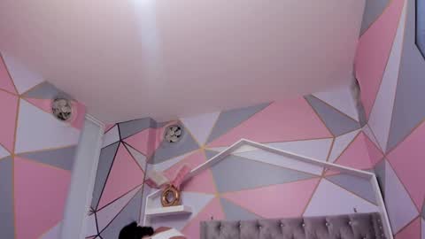 Snapshot of isa_little4u chatting on 02.11.25 online show from 02.11.25