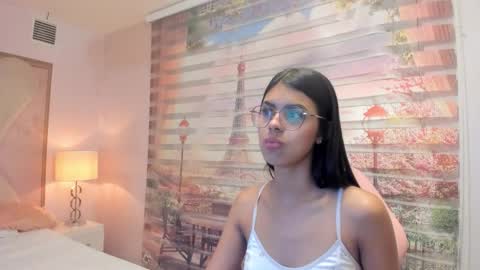 Snapshot of isa_little4u chatting on 10.16.25 online show from 10.16.25