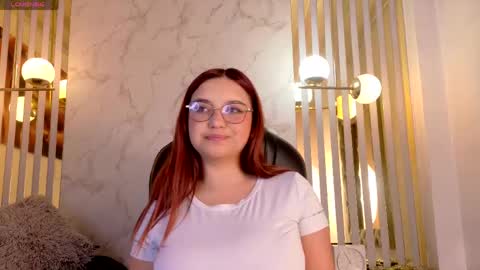 Snapshot of isaa_lopez chatting on 05.06.26 Isa online show from 05.06.26