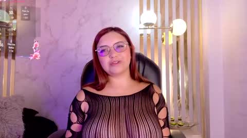 Snapshot of isaa_lopez chatting on 05.14.26 Isa online show from 05.14.26