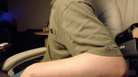Snapshot of isaac_sheffield chatting on 05.15.26 isaac online show from 05.15.26