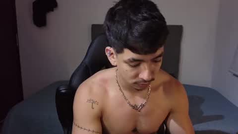 muscle isaac online show from 06.11.26