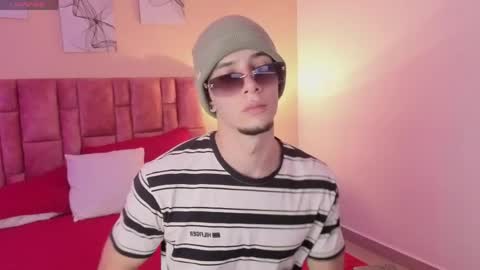Snapshot of isaacblaze_ chatting on 05.15.26 isaacblaze online show from 05.15.26