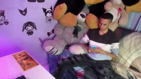 isaac online show from 02.04.26