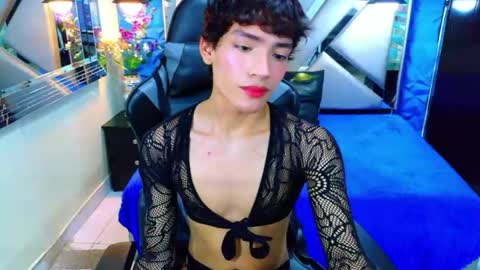Snapshot of isaacnova chatting on 04.17.26 isaacnova online show from 04.17.26