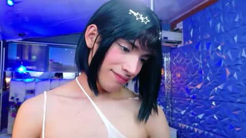Snapshot of isaacnova chatting on 05.16.26 isaacnova online show from 05.16.26