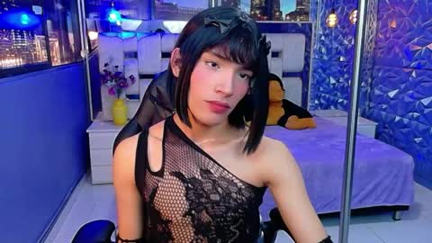 Snapshot of isaacnova chatting on 05.20.26 isaacnova online show from 05.20.26