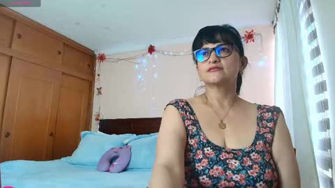 Snapshot of isabeel_sofia01 chatting on 05.26.26 Isabeel Sofia online show from 05.26.26