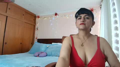 Snapshot of isabeel_sofia01 chatting on 05.27.26 Isabeel Sofia online show from 05.27.26