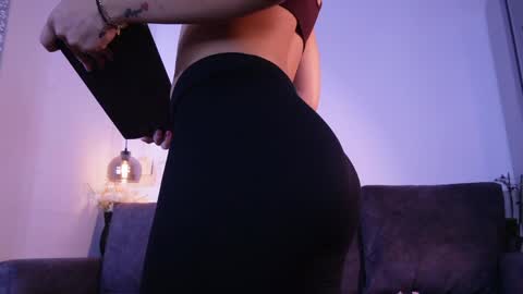 Snapshot of isabela_franco_ chatting on 05.29.26 Isabela online show from 05.29.26