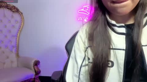 Snapshot of isabela_tay chatting on 05.20.26 ISABELA online show from 05.20.26
