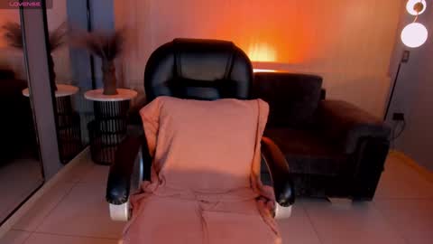 Isabel Bornner online show from 01.25.25