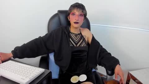 Isabel Cortez online show from 09.11.25