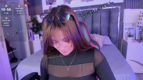 Snapshot of isabella026 chatting on 09.29.25 isabella Fox online show from 09.29.25