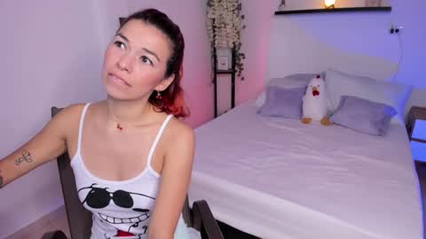 Snapshot of isabella_boyer chatting on 09.17.25 isabella online show from 09.17.25