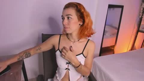 Snapshot of isabella_boyer chatting on 11.04.25 isabella online show from 11.04.25