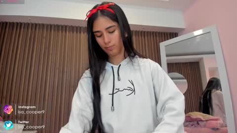 Isabella Cooper online show from 01.25.25