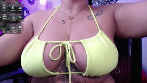 Snapshot of isabella_diprinzio chatting on 01.27.25 Isabella Di Prinzio online show from 01.27.25