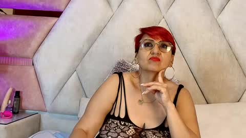 isabella_luxet online show from 05.30.26