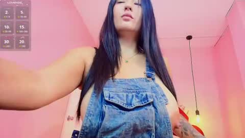 Snapshot of isabella_mendez_1 chatting on 06.10.26 Isa online show from 06.10.26