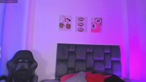 Isabella Moon9 online show from 04.23.26