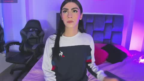 Isabella Moon9 online show from 04.25.26