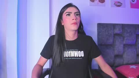 Isabella Moon9 online show from 05.25.26