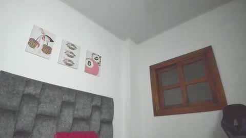 Isabella Moon9 online show from 06.04.26