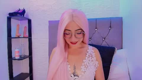 Isabella online show from 06.12.26