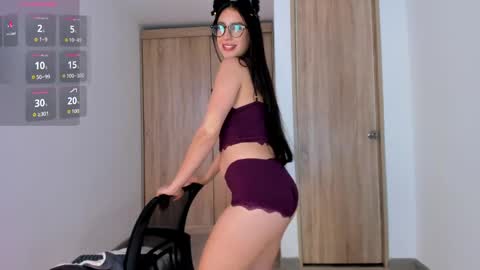 Snapshot of isabella_ospina chatting on 05.18.26 isabella_ospina online show from 05.18.26