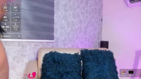 Snapshot of isabellaa23 chatting on 11.26.25 isabellaa23 online show from 11.26.25