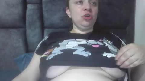 isabellaa_hills_ online show from 05.06.26