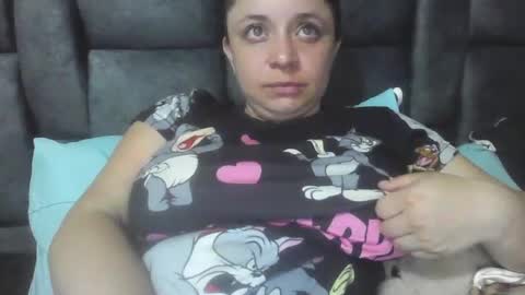 isabellaa_hills_ online show from 06.01.26