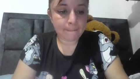isabellaa_hills_ online show from 06.02.26