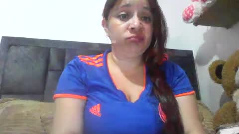 isabellaa_hills_ online show from 07.04.26