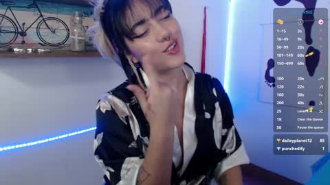 Snapshot of isabellakoff chatting on 01.11.25 Tati - online show from 01.11.25