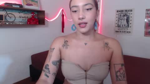 Snapshot of isabellakoff chatting on 11.07.25 Tati - online show from 11.07.25