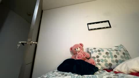 Isabella.. back again  online show from 02.01.26