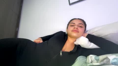 Isabella.. back again  online show from 02.06.26