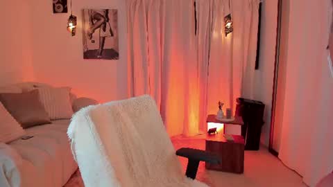 ISABELLA  online show from 06.25.26