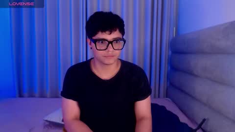 Isabella Mout  online show from 02.13.26