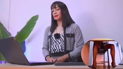 Help me with your follow independent model isabela online show from 04.02.26