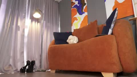 Help me with your follow independent model isabela online show from 05.05.26