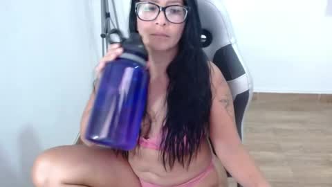 Snapshot of isabellaobregon2 chatting on 04.19.26 Isa online show from 04.19.26