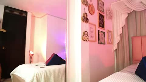 Isabelle Daza online show from 12.05.25