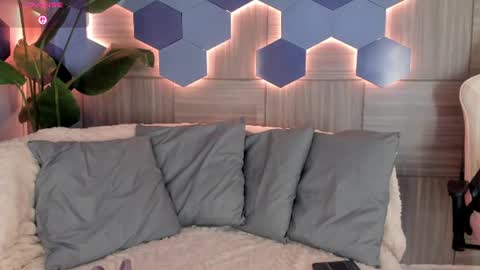    online show from 07.04.26