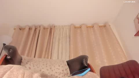 Snapshot of isabelsexysmile_ chatting on 04.29.26 Isabel M online show from 04.29.26