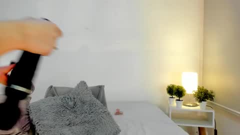 isameow online show from 02.14.25