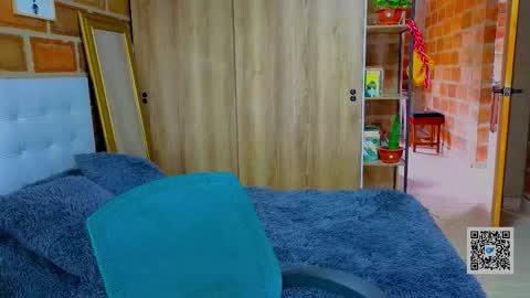 Isabela Paz online show from 10.07.25