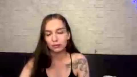 Snapshot of isarayner chatting on 05.29.26 Vita online show from 05.29.26